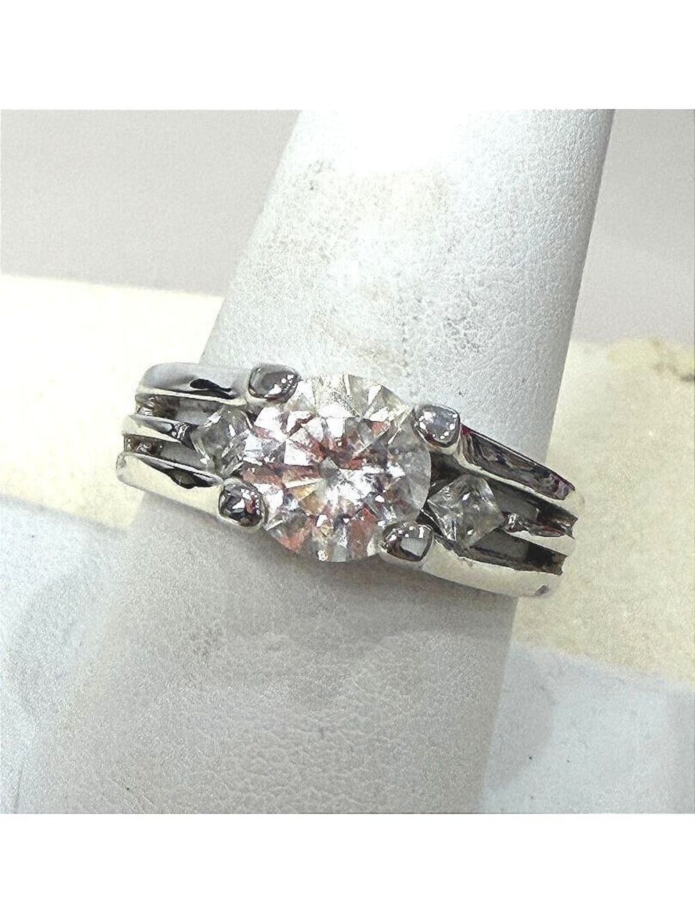 RSC Silver Tone Ring with Clear Round Cut Stones Size 9
